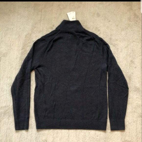 Men’s Banana Republic Pullover - Picture 3 of 7